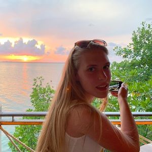 Meet your Posher, Hannah